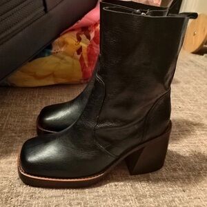 Simply Be Sleek Black Heeled Boots